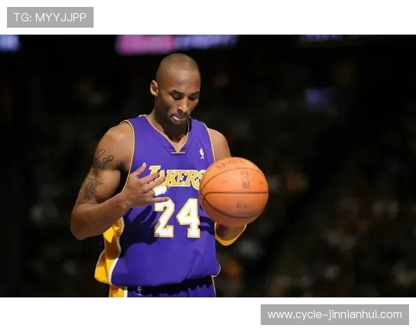 足球巨星身穿科比球衣致敬传奇精神瞬间感动无数球迷