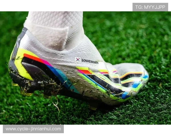 足球球星一双鞋使用寿命揭秘到底多久该换鞋才能保持最佳状态 足球球星一双鞋使用寿命揭秘到底多久该换鞋才能保持最佳状态